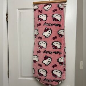 Sanrio Hello Kitty Pink “Ultra Fine Faux Fur” Blanket NWT
